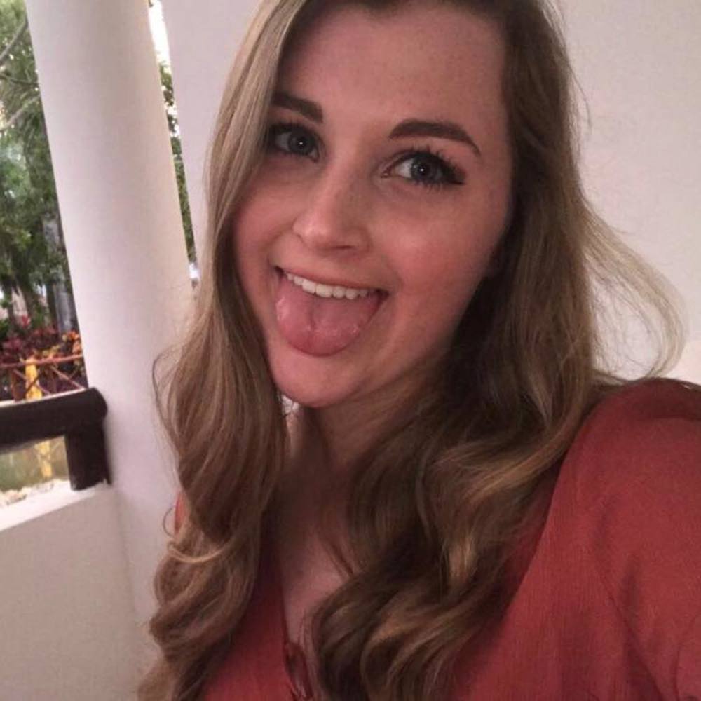 Meet your Posher, Caitlin